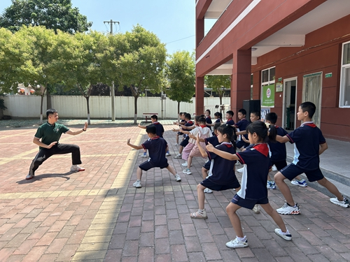 开云kaiyun网页版“立人圆梦”志愿服务团队打造“三融四专五悟”社会实践课程体系