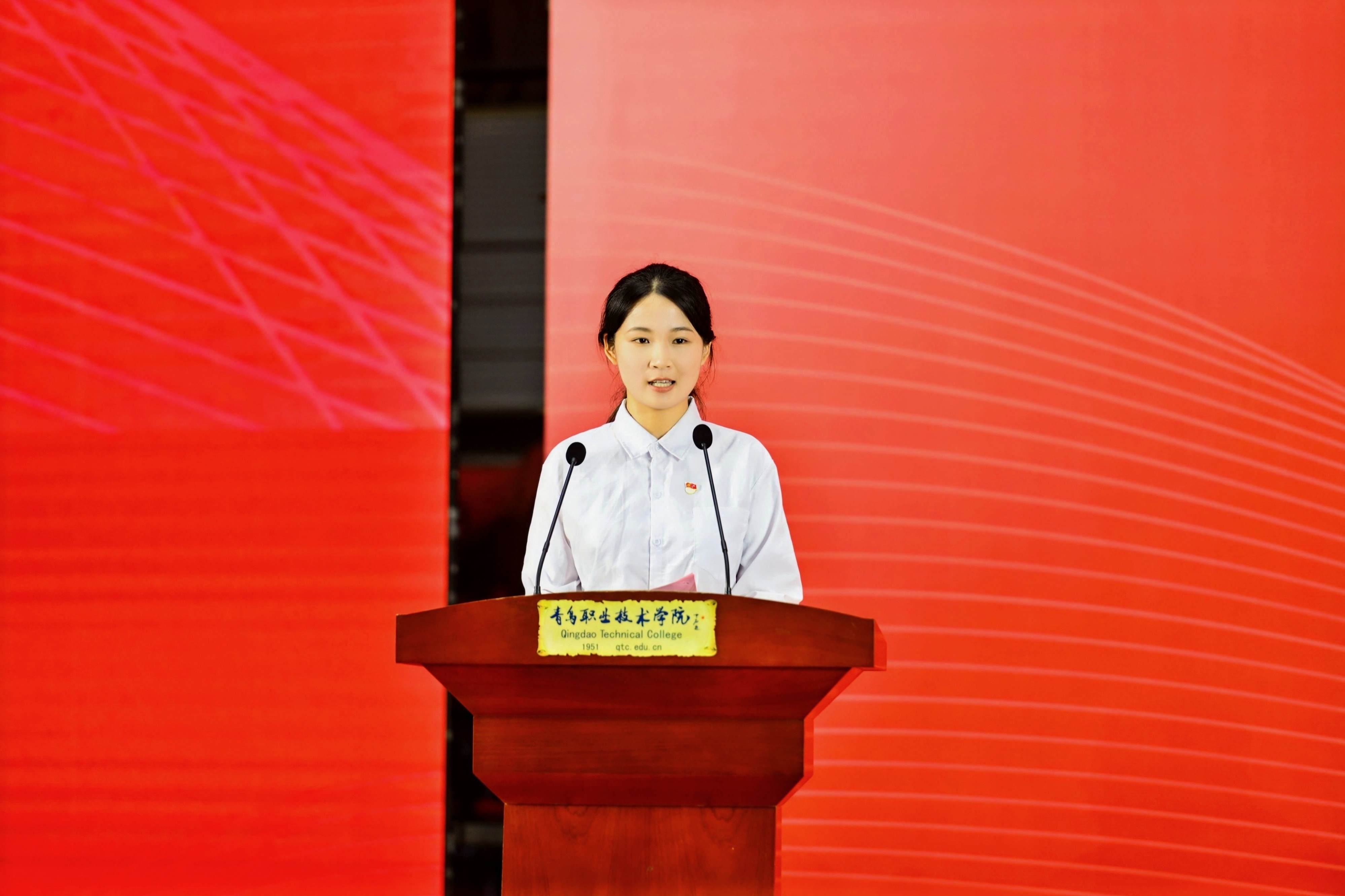 长风万里鹏程举,巨浪千重骏业开!开云kaiyun网页版举行2025届毕业典礼 长风万里鹏程举,巨浪千重骏业开!开云kaiyun网页版举行2025届毕业典礼